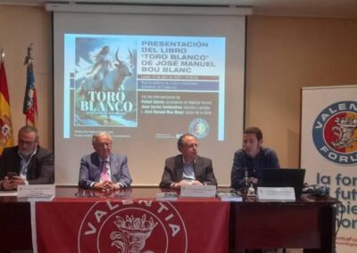Presentación libro Toro Blanco José Manuel Bou